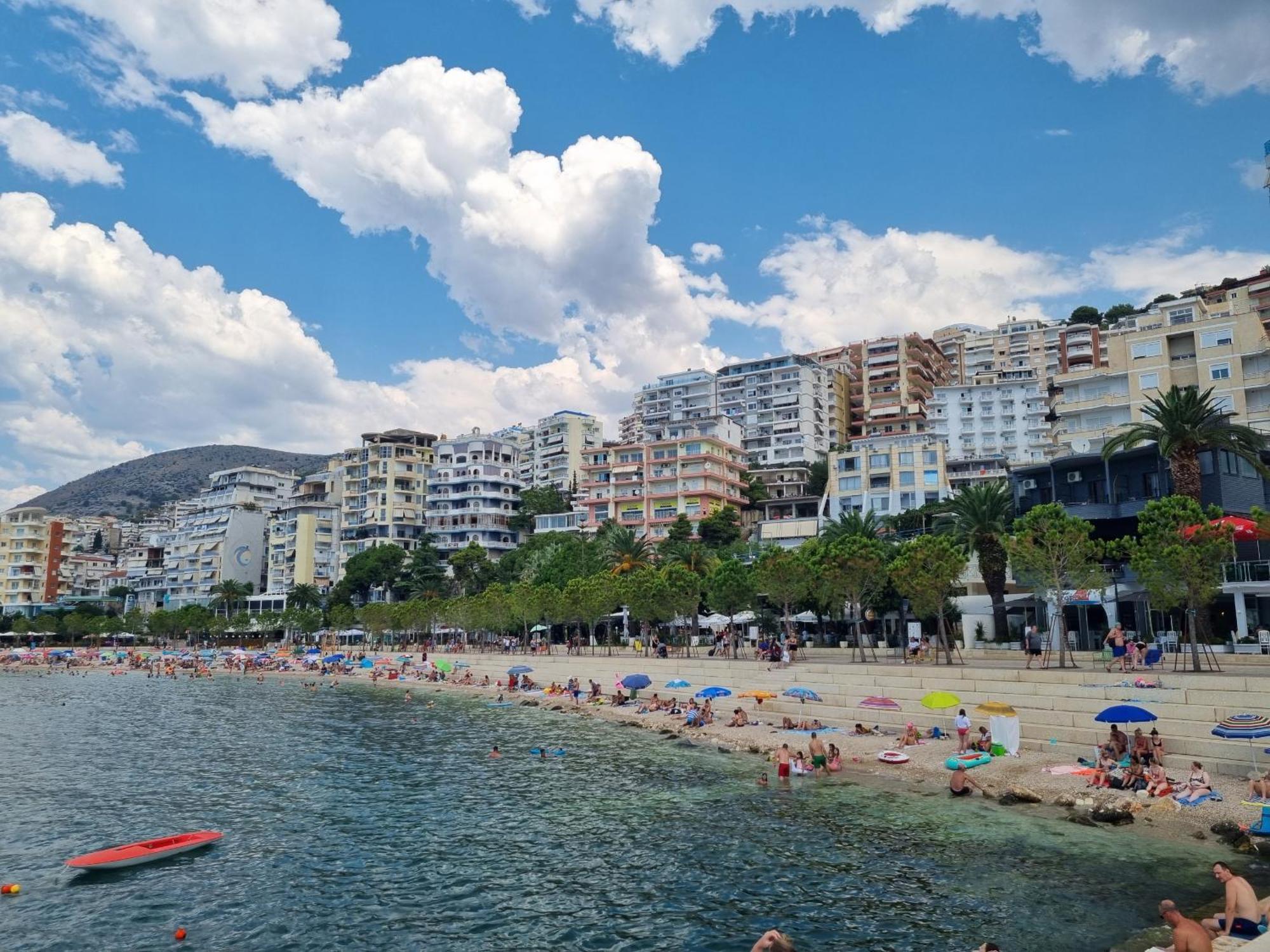 Andi Apartment Sarande Exterior photo